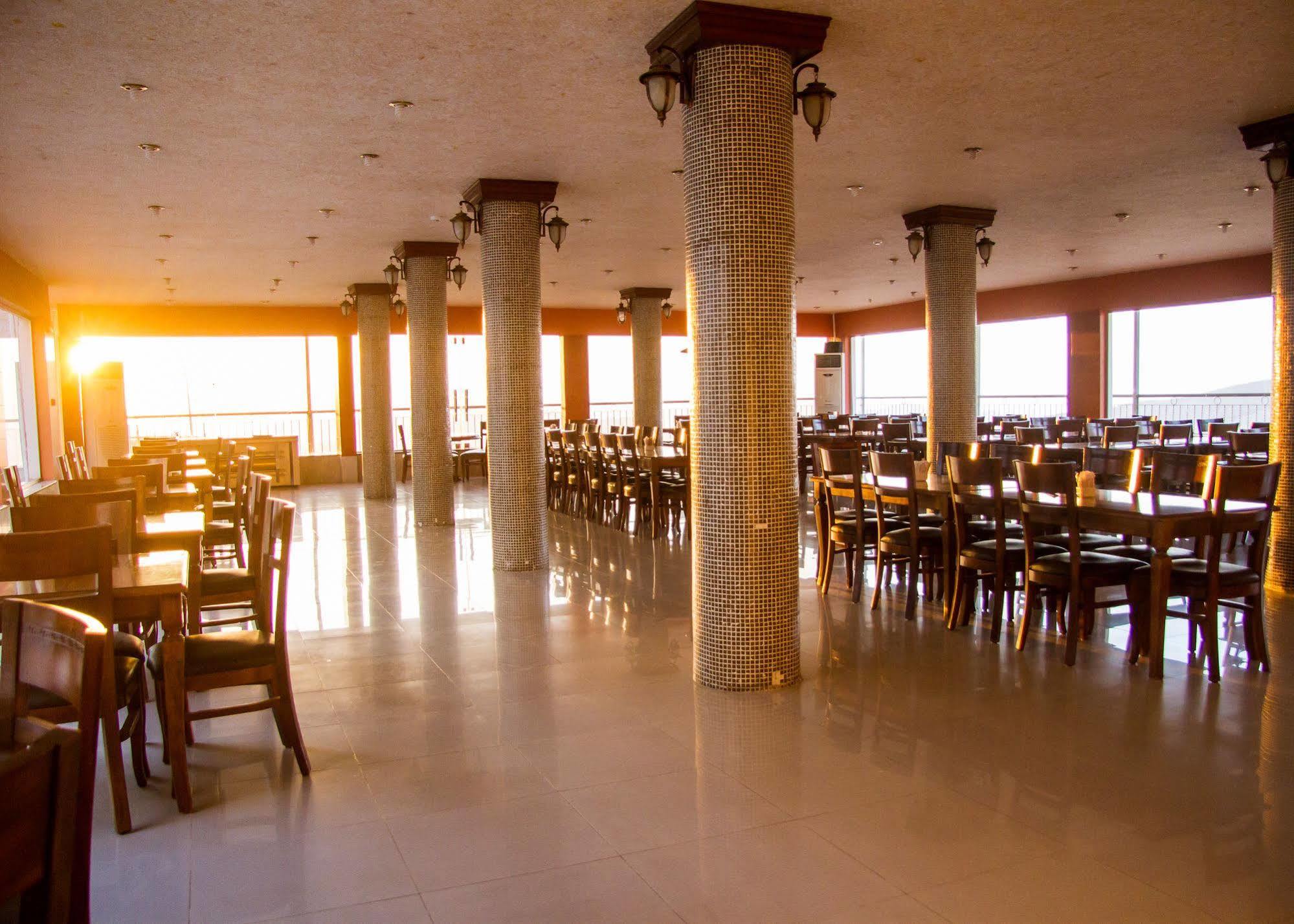 וואדי מוסא Al Anbat Hotel & Restaurant מראה חיצוני תמונה