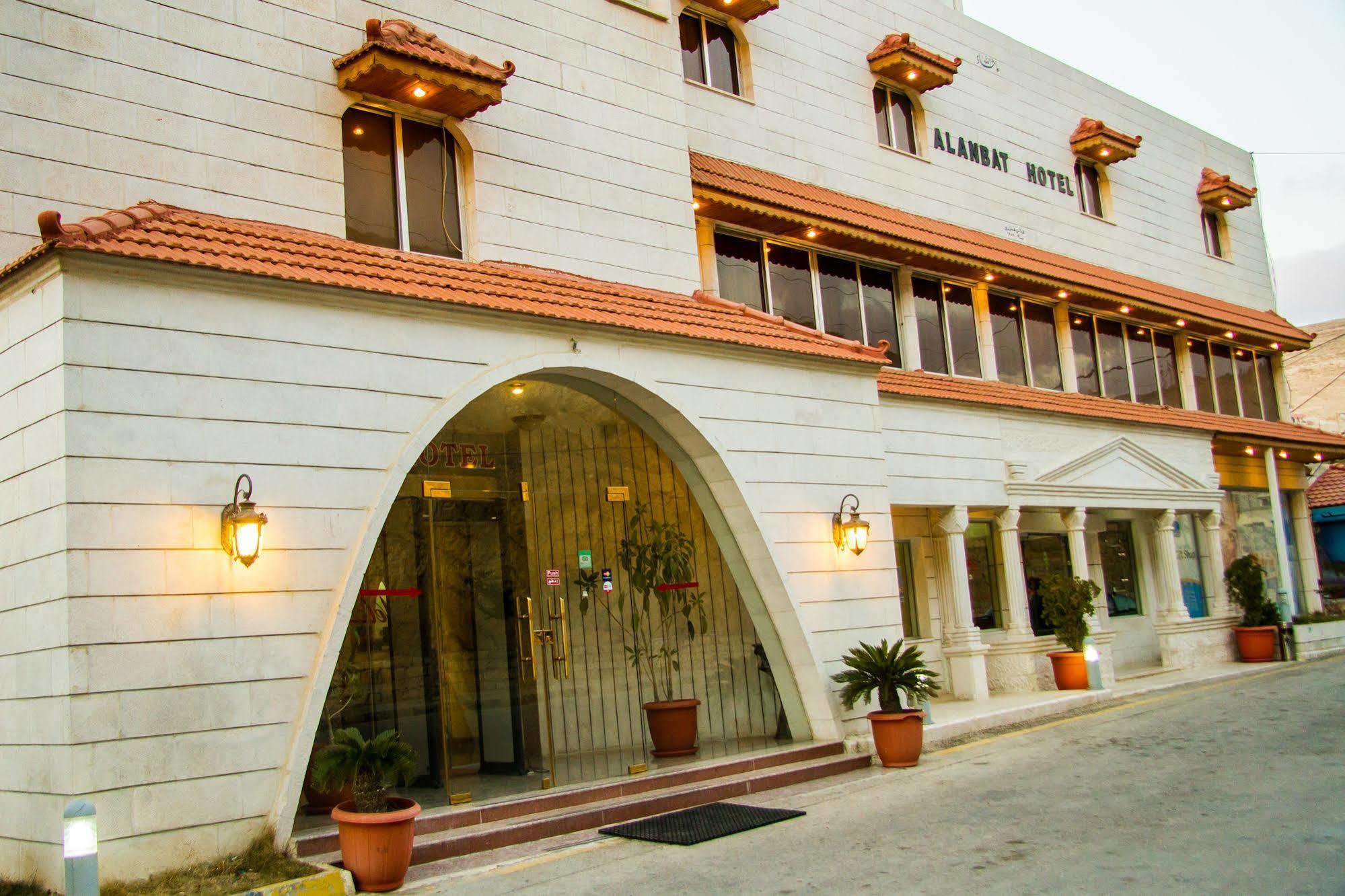 וואדי מוסא Al Anbat Hotel & Restaurant מראה חיצוני תמונה